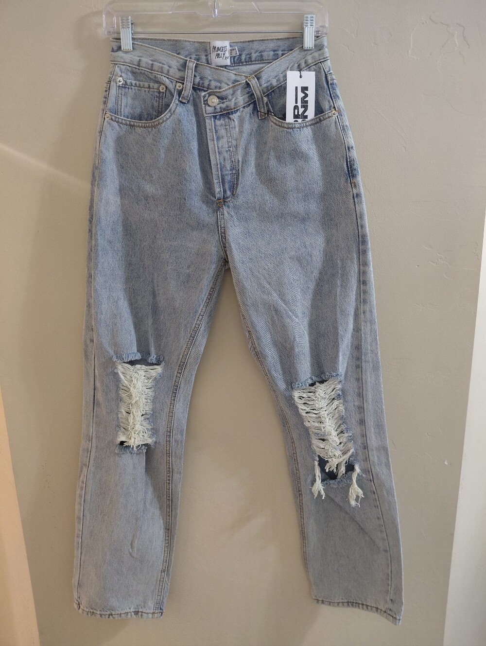 Princess Polly NWT Holly Asymmetric Ripped Jeans Light Wash Denim US 2